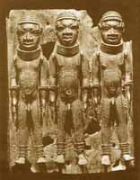 Bennin-Three Attendants